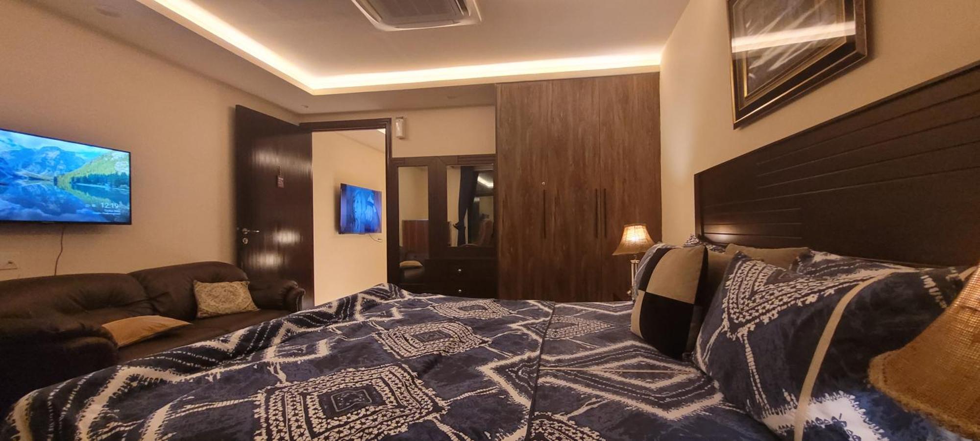 Gold Crest - Luxury Hotel Serviced Apartments Dha Phase 4 Lahore By Lmy Luaran gambar