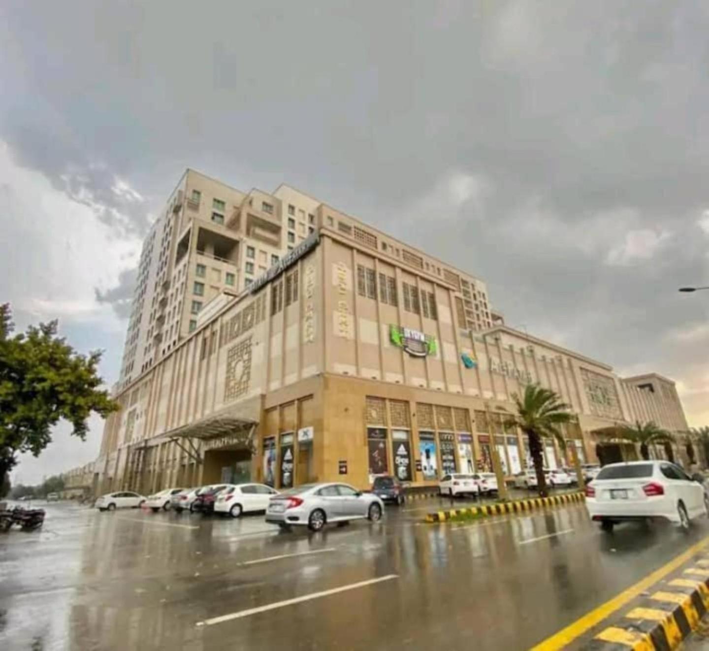 Gold Crest - Luxury Hotel Serviced Apartments Dha Phase 4 Lahore By Lmy Luaran gambar